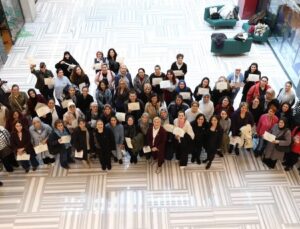 Arı Sütü, Propolis ve Polen Üretimi Kadın Arıcılarımızın Ellerinde Değerlenecek