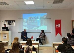 Atıklar KOÜ’de sanata dönüştü