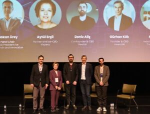 Bilim Dünyası Yapay Zekânın Yol Haritasını Koç Üniversitesi’nde Çizdi