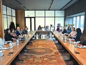 Bölümün Başkan Şirketleri Yeni Devirde Teknolojide Bayan Derneği’nin İdare Koltuklarına Oturdu