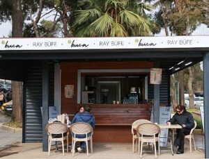 Buca’da toplumsal belediyecilik atağı: Vagon ve Ray Büfe hizmete girdi