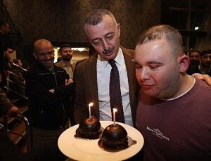 Büyükakın’dan Arif’e doğum günü sürprizi