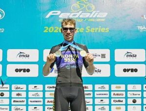 Büyükşehir Belediyespor Bisiklet Grubu Sportmeni Mustafa Tarakçı’dan İkili Şampiyonluk