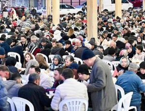 Büyükşehir’in İftar Sofrası Kırkağaç’ta Kuruldu