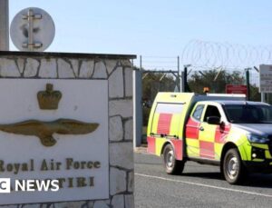 Cyprus leader calls for frank discussion on ‘colonial’ UK bases