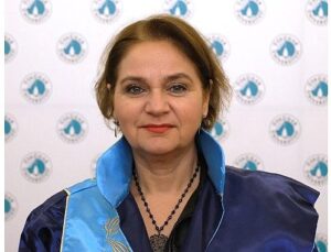 Ergen beyni, güçlü motora sahip frensiz otomobil gibi…