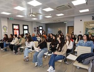 Gençler Meslek Seyahati İçin Efes Tarlası Ömür Köyü’nde Buluştu