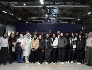 Gençler, “Mukaddes Emanetlere” sahip çıkıyor