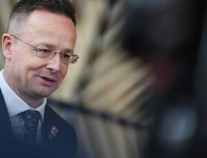 Hungarian foreign minister admits calling Russia’s Lavrov during key EU meetings