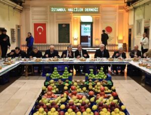 İBB Başkanvekili  Aslan, Hal Esnafı ile Sahurda Bir Araya Geldi 