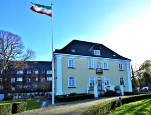 Iranian opposition’s Lion and Sun flag hoisted at Iranian Embassy in Copenhagen
