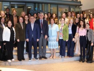 Kadın Girişimciler İçin Küresel Yolculuk Başladı