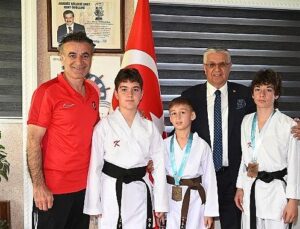 Kemer Belediyesi karate kadrosundan iki madalya