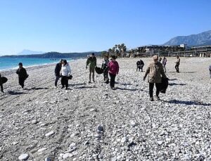 Kemer’de kıyı paklığı