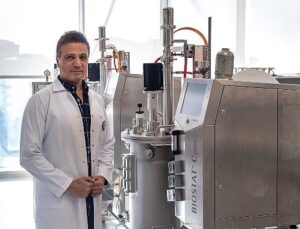 “Kolon Kanserinde Yeni Çağ: Tümör Laboratuvarda Kopyalanıyor, En Tesirli İlaç Kopya Üzerinde Denenerek Hastaya Veriliyor”