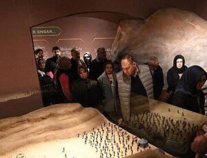 Konya Büyükşehir’in Siyer Standı Ramazanın Manevi İkliminde Ağır İlgi Görüyor