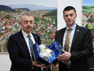 Lider Büyükakın da soydaşlarla iftar açtı