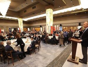 Lider Büyükakın, Roman iftarına katıldı
