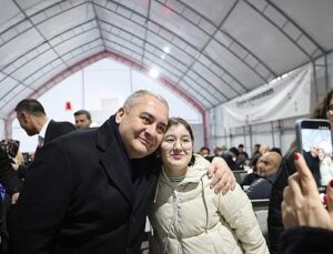 Lider Mesut Özarslan İftar Çadırında Vatandaşlarla Oruç Açtı