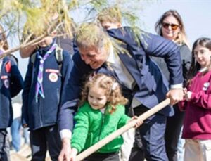 Lider Tugay çocuklara verdiği kelamı tuttu, fidanlar toprakla buluştu