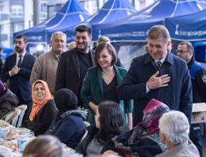 Lider Tugay Kadir Gecesi’nde birlik ve beraberliğe vurgu yaptı