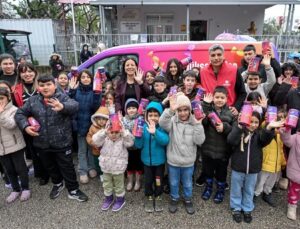 Mersin Büyükşehir’den 13 İlçede 60 Bin Çocuğa Bayram Hediyesi