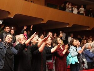 Sezen Aksu müzikleri konseri büyük beğeni topladı