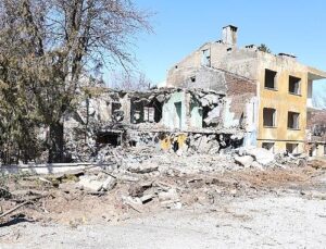 Sivas’ın En Ağır Bölgelerinden Birine Yeni Otopark Alanı Kazandırılıyor…