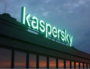 “Sürekli Bağlantıda” Olma Hali: Çalışanların %80’i Mesai Dışında da İşten Kopamıyor, Bu Durum Dijital Anksiyeteyi Tetikliyor