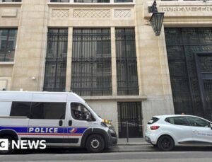 Three arrested in Paris after attempted bomb attack outside Bank of America