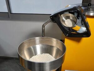 Yeni tek kullanımlık plastik düzenlemesi endüstride dönüşümü başlatıyor: “Doğru gereç ayrımı yapılırsa biyoplastikler Türkiye için stratejik fırsat”