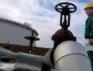 Zelenskyy resists reopening Druzhba pipeline, says ‘no different’ to lifting Russian sanctions