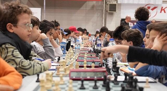 23 Nisan Satranç Turnuvası Kadıköy’de Gerçekleşti