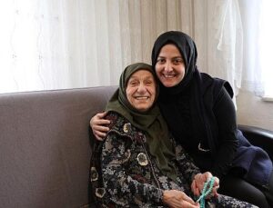 92 Yaşındaki Neriman Teyze’ye His Dolu Doğum Günü Sürprizi