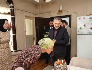 Akın’dan kanseri yenen vatandaşa sürpriz