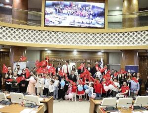 Antalya Büyükşehir Meclisi’nde koltuklar çocuklarda