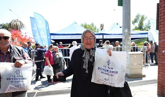 Aydın Büyükşehir Belediyesi Binlerce Fideyi Nazilli’de Vatandaşlara Dağıttı