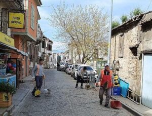 Ayvalık’ta Paklık Seferberliği Sürüyor