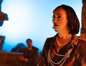 Bakırköy Belediye Tiyatroları’nın “Büyük Dönüşüm” Atılımı: Ay Tedirginliği, 14. Sarıyer Tiyatro Şenliği’nde!