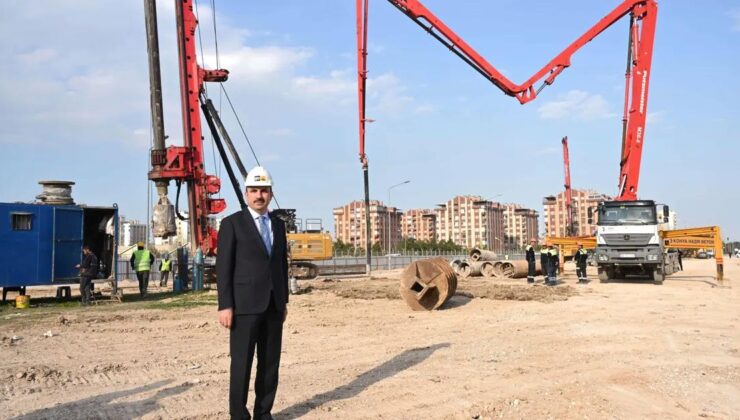 Başkan Altay: “Otogar Kavşağı’nda Karayolunu ve Raylı Sistemi Üste Alacak Bir Köprülü Kavşak Çalışması Yürütüyoruz”