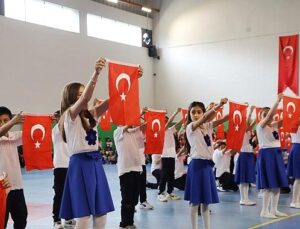 Bayındır’da 23 Nisan Coşkusu: Geleceğin Liderleri Makamı Devraldı
