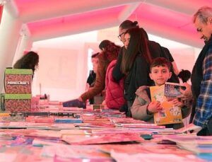Bayraklı’da Çocuk Kitap Şenliği Ağır İlgi Gördü