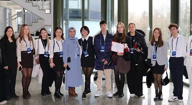 Bayrampaşa’dan dünya bilimine uzanan muvaffakiyet: Gençler memleketler arası arenaya çıkıyor