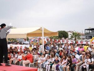 Burhaniye’de 23 Nisan Ruhuna Yakışır Kutlama