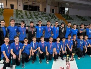 Bursa Voleyboluna İnegöl Belediyespor İmzası