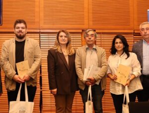 Bursa’nın Tarihi Katmanları ve Mahalle Kültürü Tüyap Bursa 23. Kitap Fuarı’nda Konuşuldu