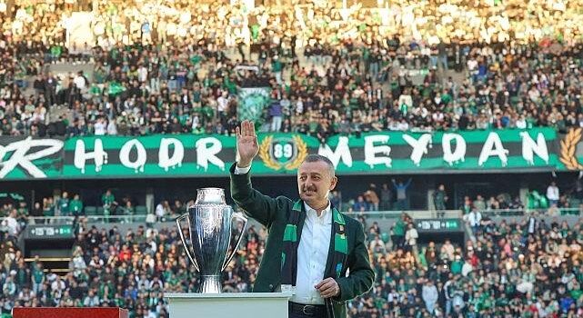 Büyükakın, Kocaelispor’un 60. yılını kutladı