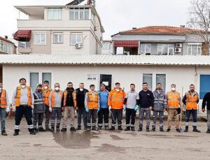 Büyükşehir toplu ulaşım araçlarını titizlikle temizliyor