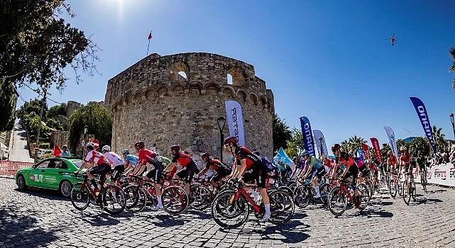 Cumhurbaşkanlığı Türkiye Bisiklet Tipi Türk bisikletini, ülkemizi ve markaları dünya sahnesine taşıyan global bağlantı ve tanıtım platformu
