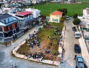 Didim Belediyesi Ağaç Dikme Aktifliği ile öğrencilere etraf şuuru kazandırıyor